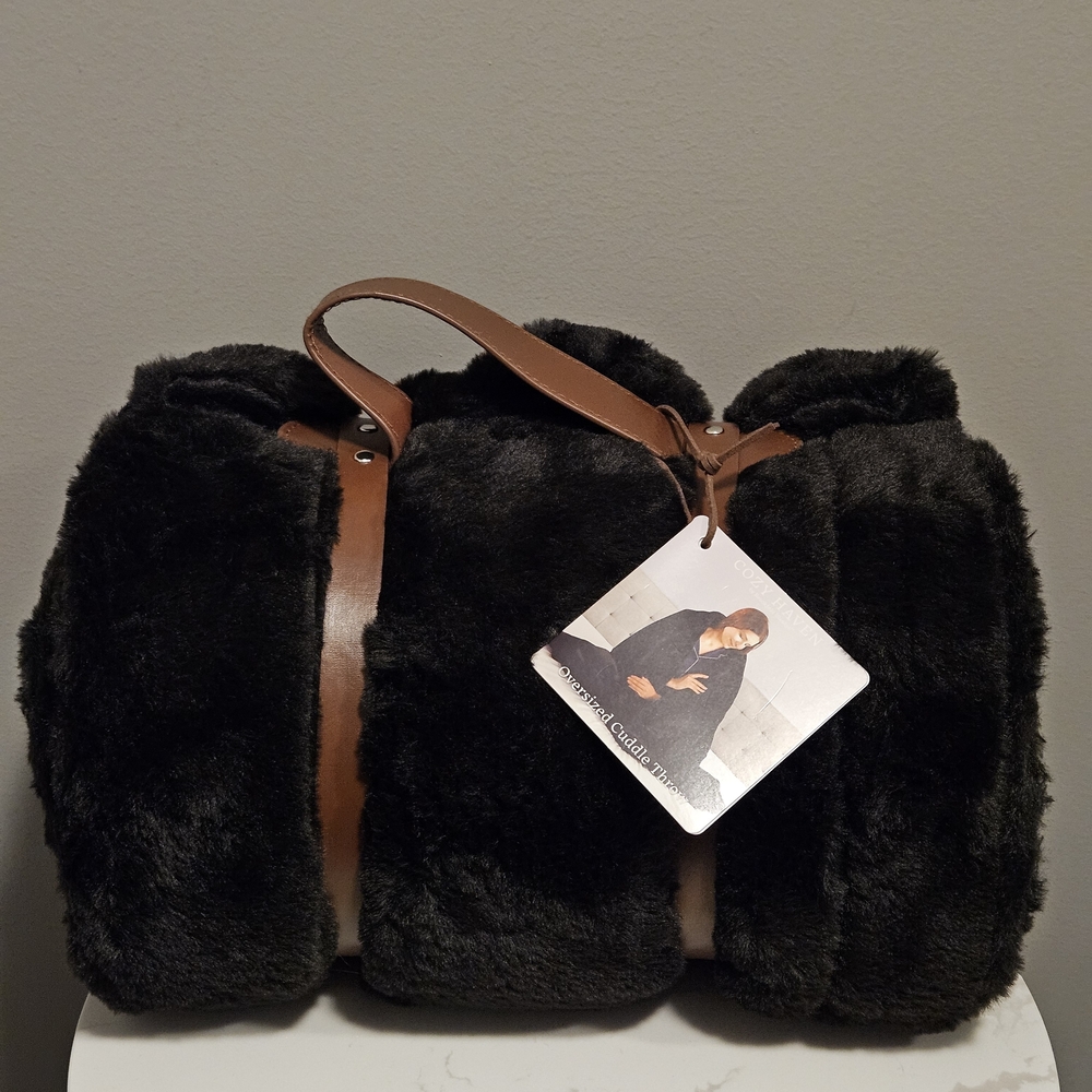 Cozy Haven Luxurious Black Faux Fur Throw Blanket